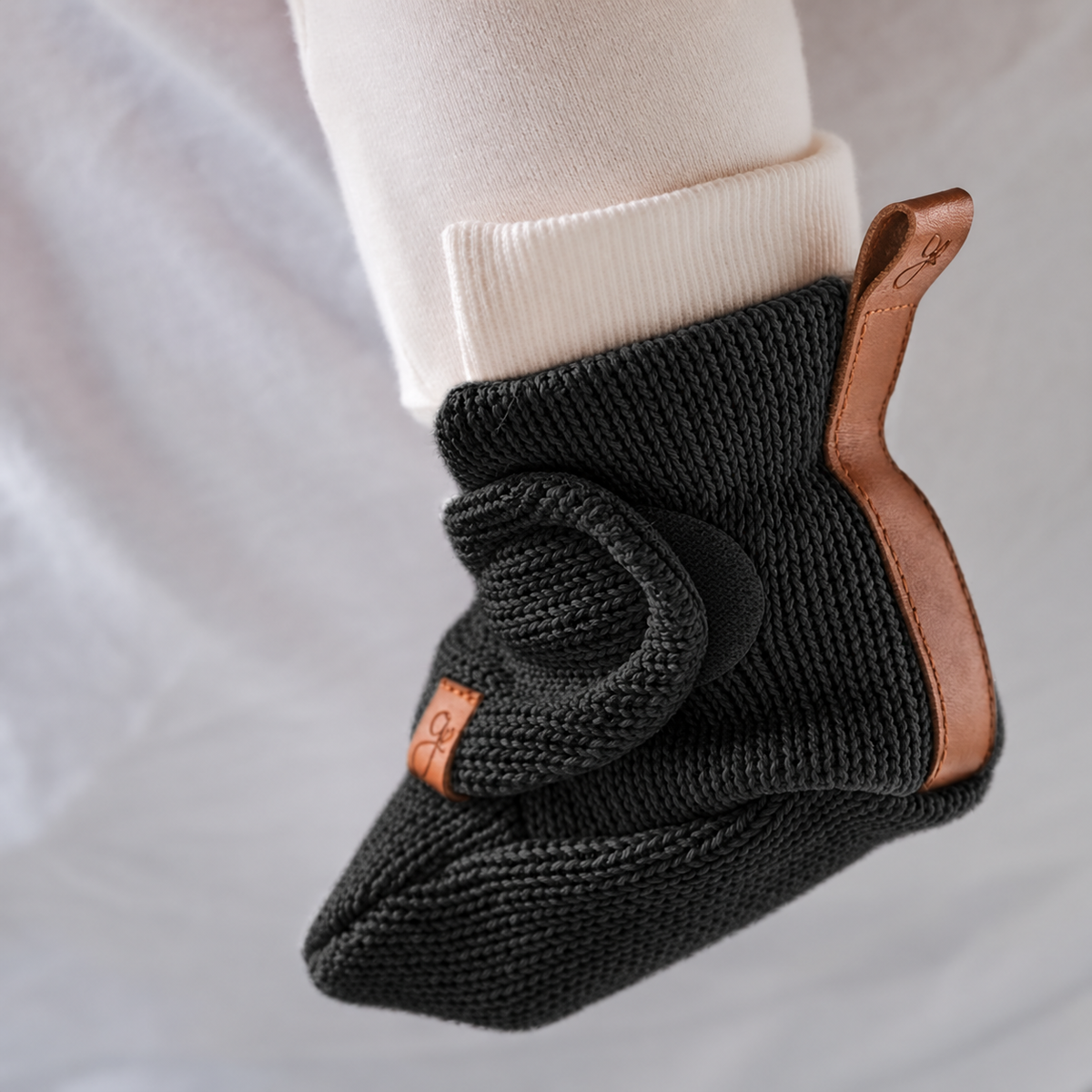 STAY ON KNIT BOOTS | SHADOW