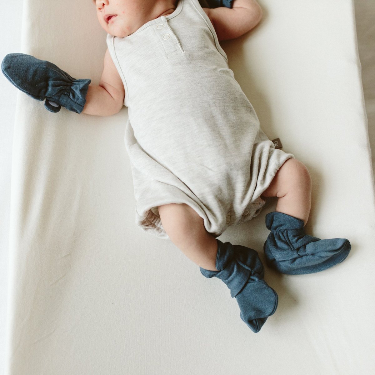 PREEMIE STAY ON BOOTS | MIDNIGHT - goumikids