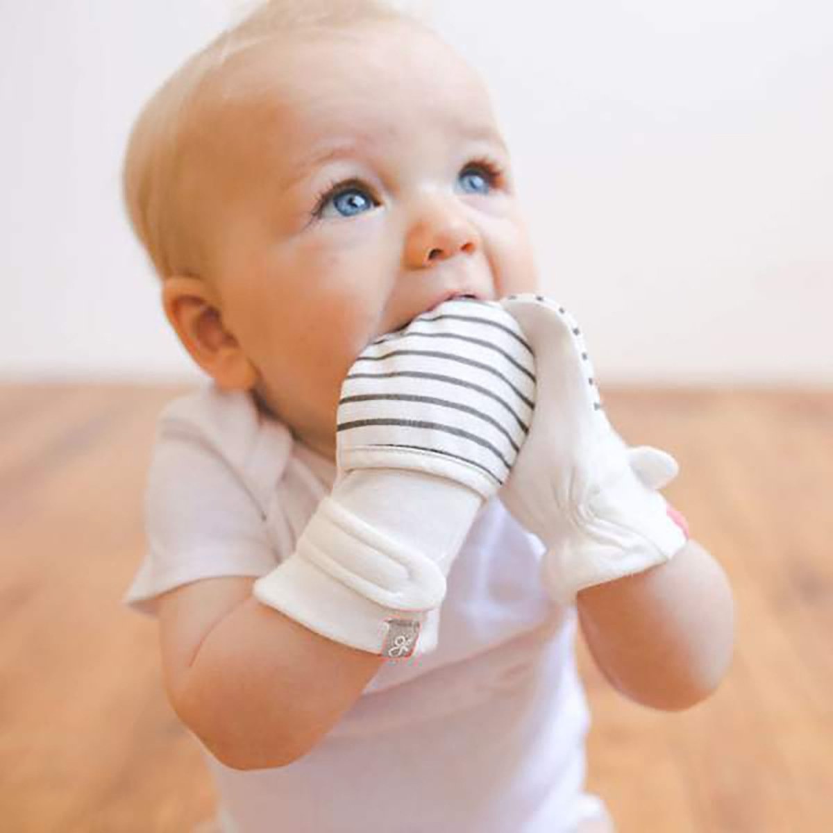 STAY ON MITTS | STRIPE GRAY - goumikids