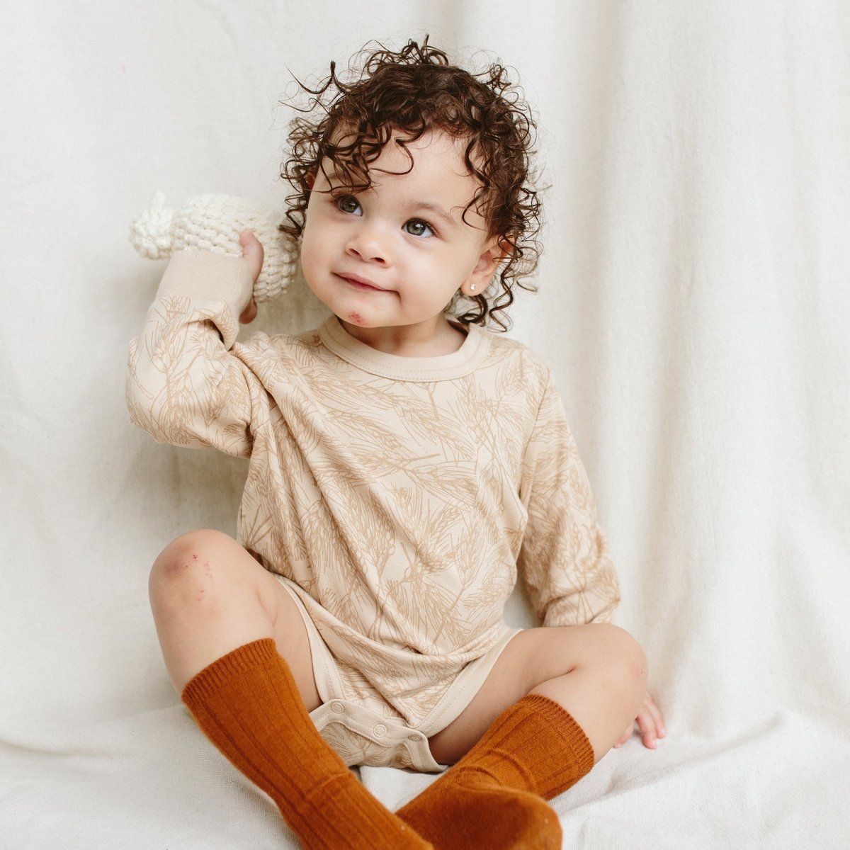 LONG - SLEEVE BODYSUIT | WHEAT - goumikids