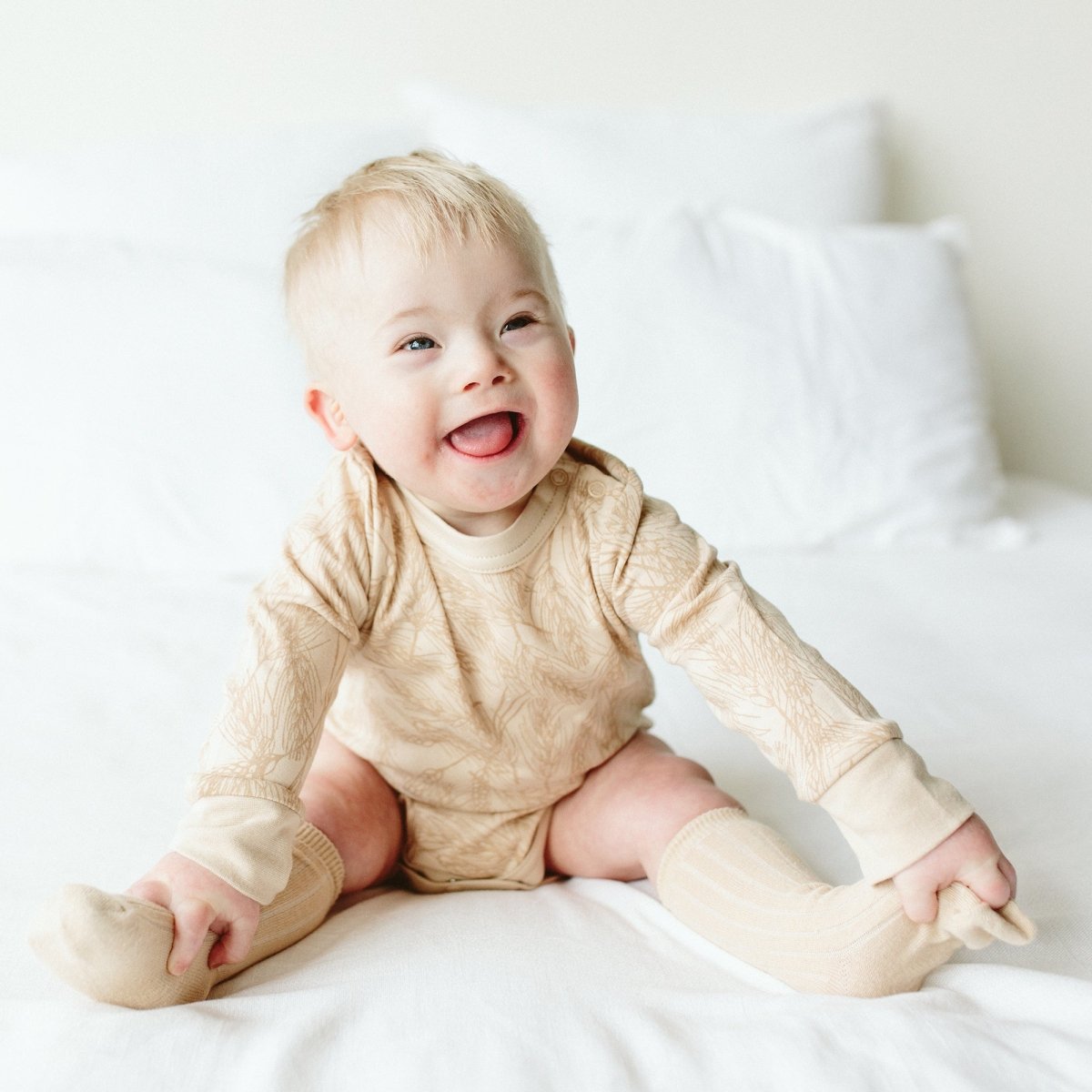 LONG - SLEEVE BODYSUIT | WHEAT - goumikids